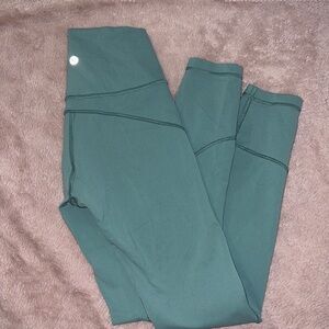 Lululemon women’s leggings size 2 never been worn